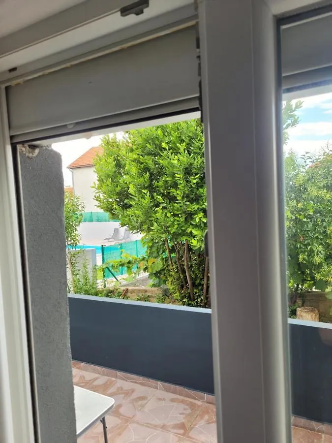 Zale Apartmani Zadar 0*,